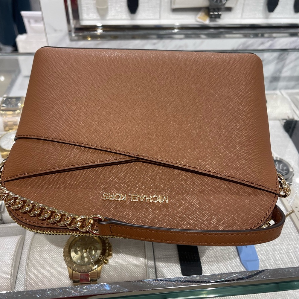 MICHAEL KORS Jet Set Travel Medium Dome Crossbody XCROSS XBODY Bag
Luggage 
NWT - Picture 8 of 16